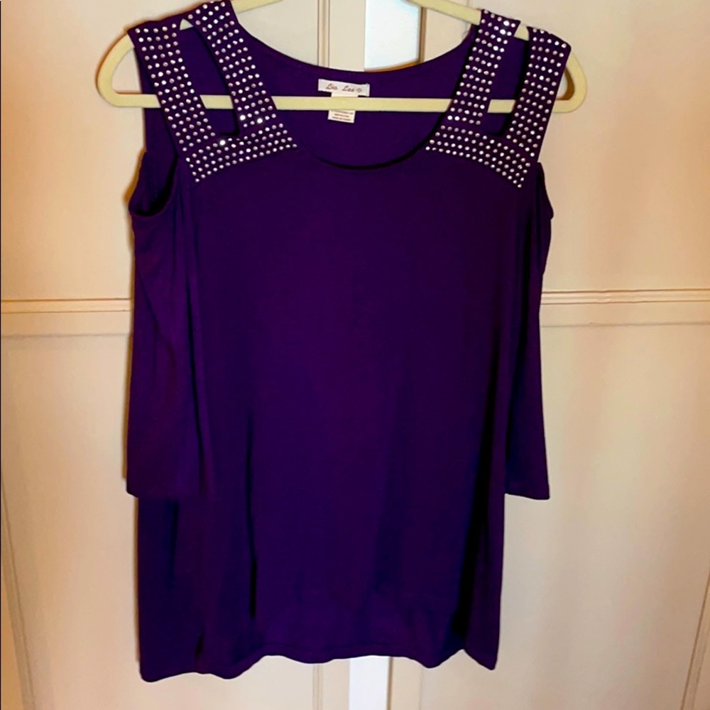 Beautiful cold shoulder blouse!